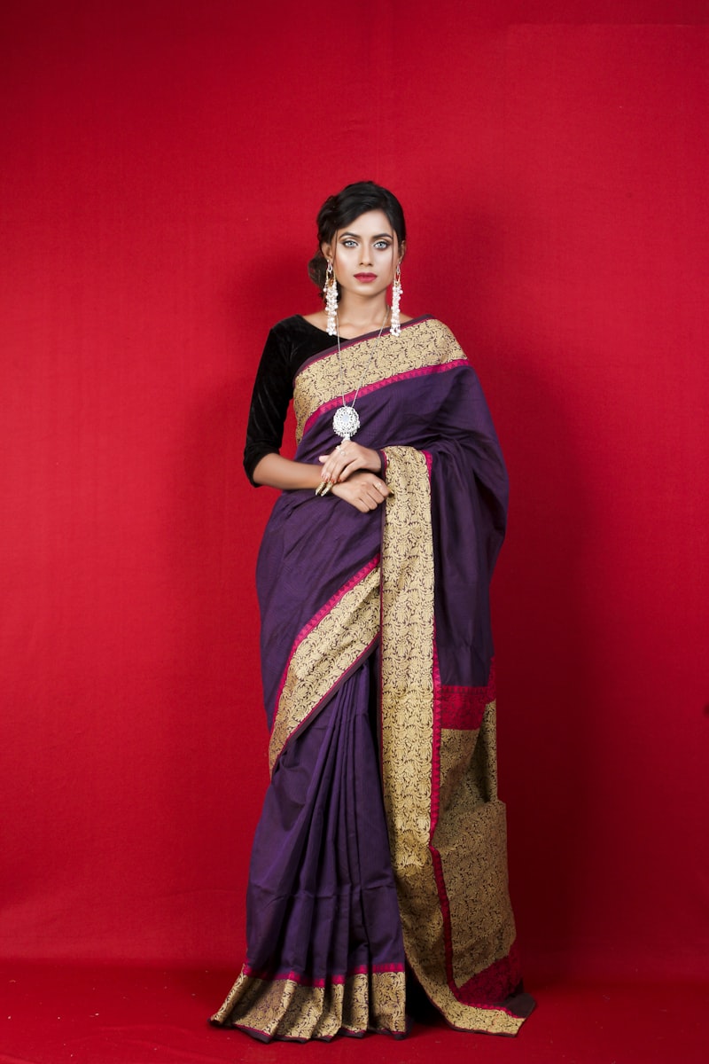 Handwoven Banarasi Silk Saree Midnight Blue | India